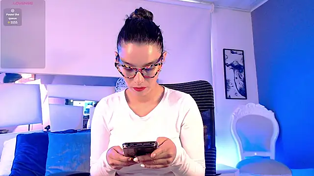 Snapshot of paulinabarnett- chatting on March 3, 12:06 pm paulinabarnett- online show from March 3, 12:06 pm