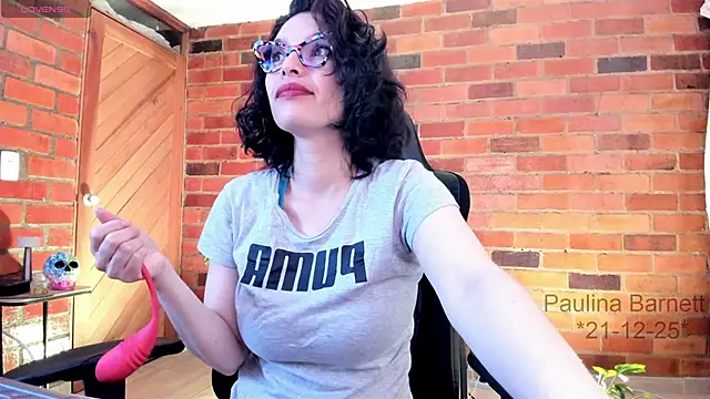 paulinabarnett- online show from December 22, 3:17 am