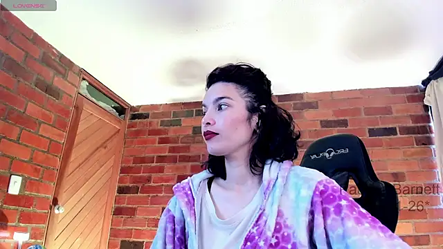 paulinabarnett- online show from January 11, 4:25 pm