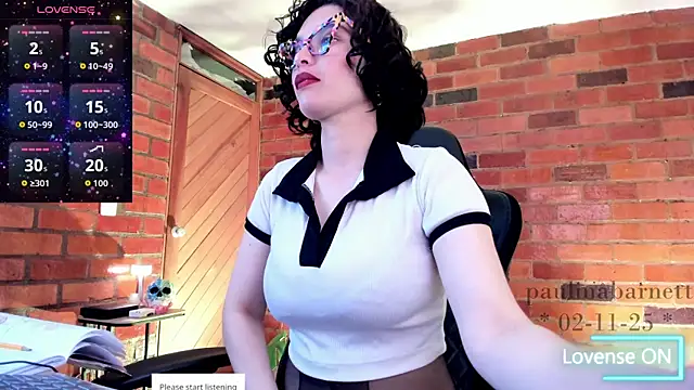 Snapshot of paulinabarnett- chatting on November 3, 2:17 am paulinabarnett- online show from November 3, 2:17 am