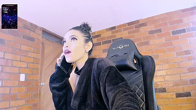 Snapshot of paulinabarnett- chatting on December 28, 8:58 pm paulinabarnett- online show from December 28, 8:58 pm