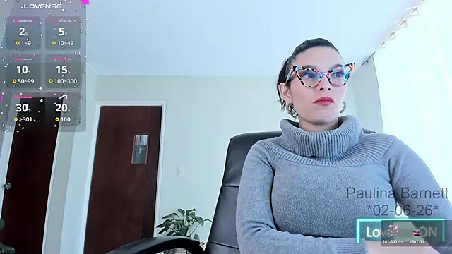 Snapshot of paulinabarnett- chatting on June 2, 5:02 pm paulinabarnett- online show from June 2, 5:02 pm