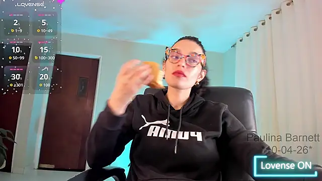 paulinabarnett- online show from April 10, 10:50 pm