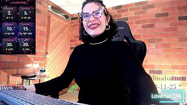 Snapshot of paulinabarnett- chatting on November 9, 2:48 am paulinabarnett- online show from November 9, 2:48 am