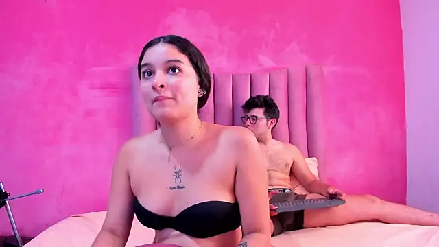 Snapshot of JustiinJazmin chatting on December 16, 7:18 pm JustiinJazmin online show from December 16, 7:18 pm