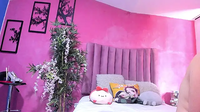 Snapshot of JustiinJazmin chatting on January 10, 6:25 pm JustiinJazmin online show from January 10, 6:25 pm