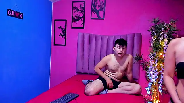 Snapshot of JustiinJazmin chatting on January 6, 6:23 pm JustiinJazmin online show from January 6, 6:23 pm