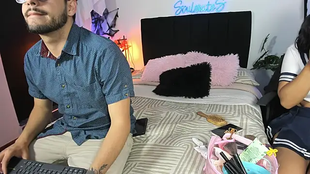 Snapshot of -soulmate-s chatting on October 21, 2:38 pm -soulmate-s online show from October 21, 2:38 pm