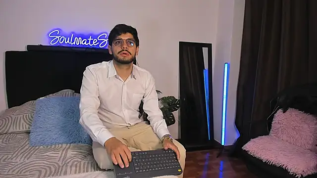 -soulmate-s online show from April 8, 3:24 pm