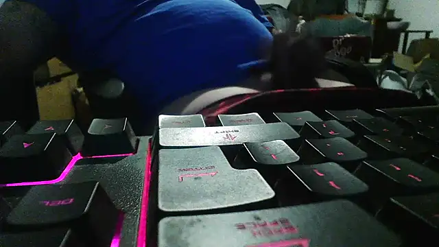 slickwill123 online show from March 27, 1:36 am