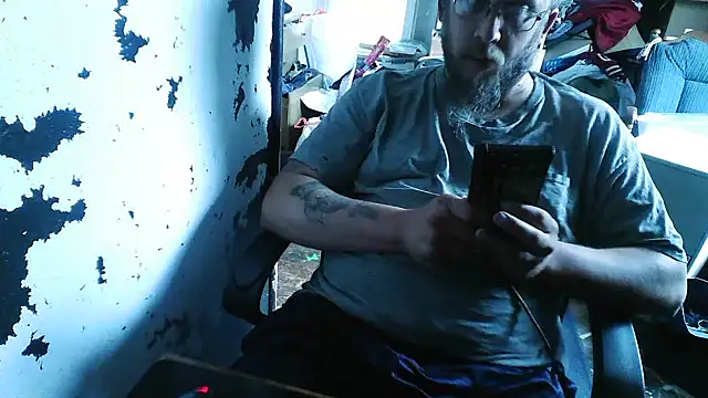 slickwill123 online show from April 18, 5:15 pm