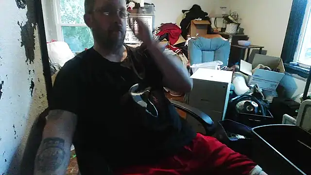 slickwill123 online show from April 4, 1:28 pm