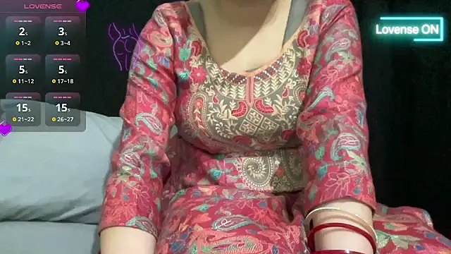 couple horne online show from March 26, 5:11 pm