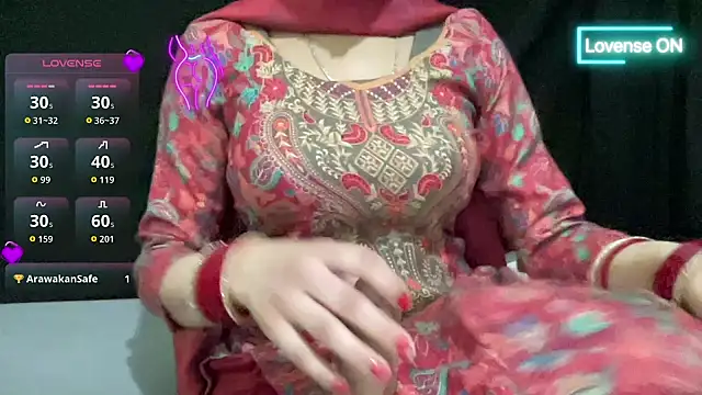 couple horne online show from March 30, 8:38 am