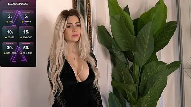 Kylie Benton online show from November 6, 5:55 am