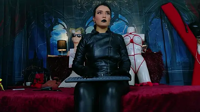 MeliizaQueen online show from April 8, 1:45 pm