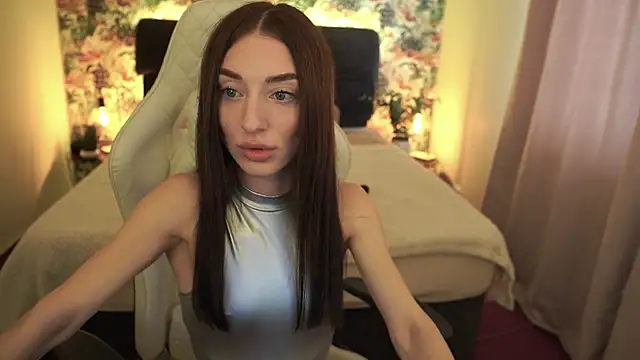 Snapshot of Alice_Arwen chatting on March 5, 8:00 am Alice Arwen online show from March 5, 8:00 am