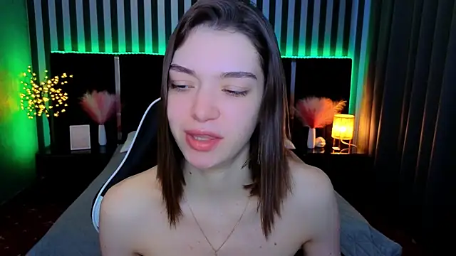 Snapshot of Cherry_Wipe chatting on May 7, 6:17 am Cherry Wipe online show from May 7, 6:17 am