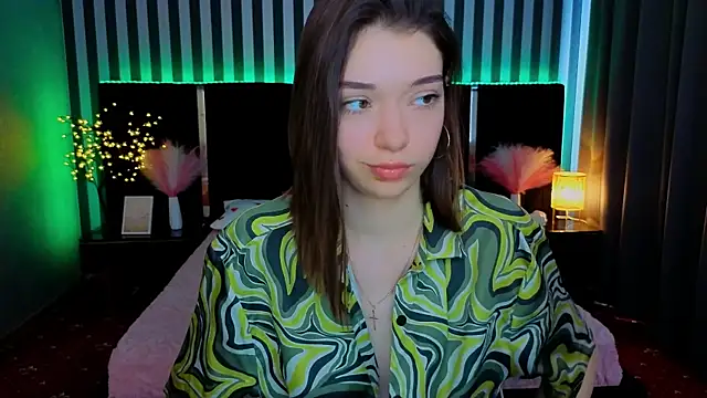 Snapshot of Cherry_Wipe chatting on June 22, 1:08 pm Cherry Wipe online show from June 22, 1:08 pm