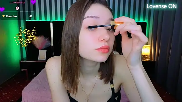 Snapshot of Cherry_Wipe chatting on June 7, 6:29 am Cherry Wipe online show from June 7, 6:29 am