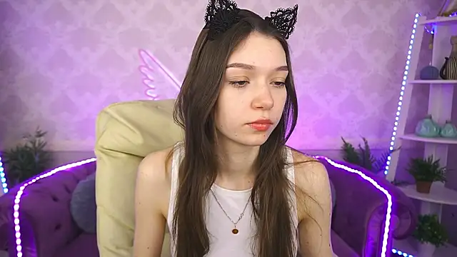 Snapshot of Cherry_Wipe chatting on February 8, 7:04 am Cherry Wipe online show from February 8, 7:04 am