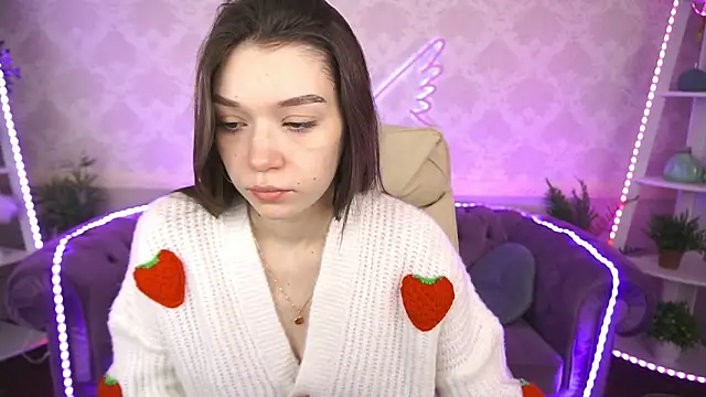Snapshot of Cherry_Wipe chatting on February 5, 6:45 am Cherry Wipe online show from February 5, 6:45 am