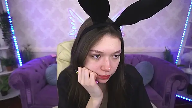 Snapshot of Cherry_Wipe chatting on February 23, 5:07 pm Cherry Wipe online show from February 23, 5:07 pm