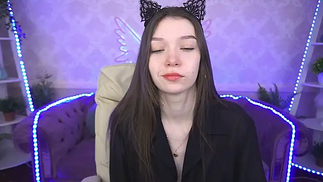 Snapshot of Cherry_Wipe chatting on February 15, 6:44 am Cherry Wipe online show from February 15, 6:44 am