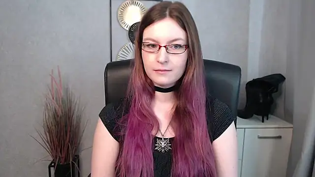 emmaxDelight online show from March 15, 10:46 am