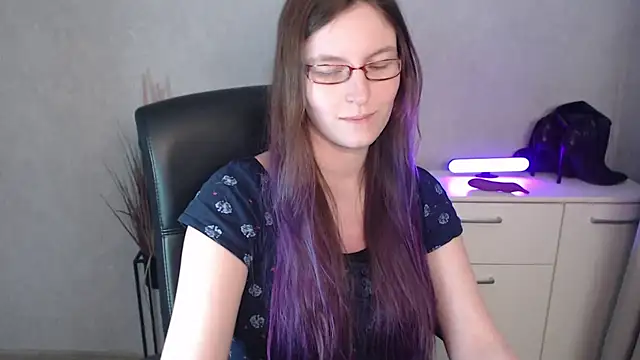 Snapshot of emmaxDelight chatting on November 13, 6:23 pm emmaxDelight online show from November 13, 6:23 pm