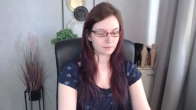 emmaxDelight online show from March 12, 1:26 pm