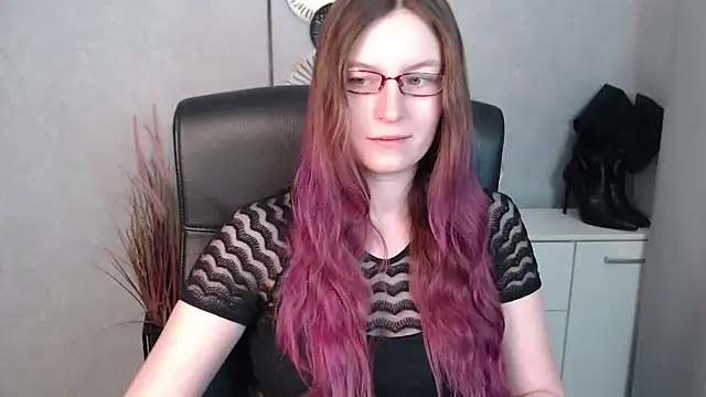 emmaxDelight online show from February 13, 6:41 am
