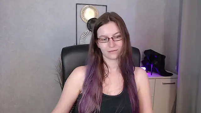 emmaxDelight online show from September 10, 7:29 am