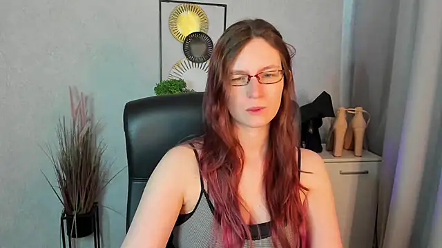 emmaxDelight online show from May 18, 5:34 am