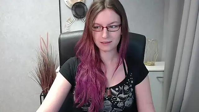 emmaxDelight online show from January 26, 7:42 am