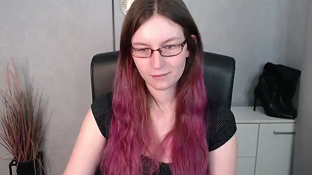 emmaxDelight online show from February 14, 12:36 pm