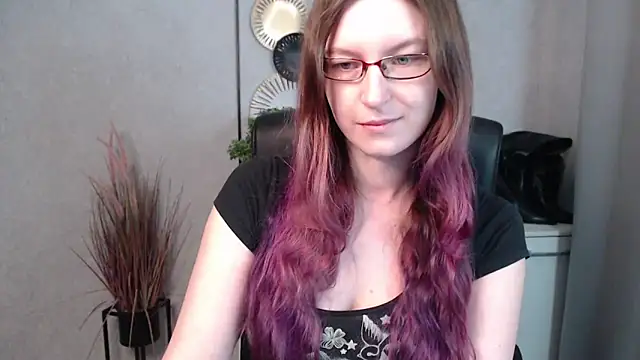 Snapshot of emmaxDelight chatting on March 3, 6:42 am emmaxDelight online show from March 3, 6:42 am