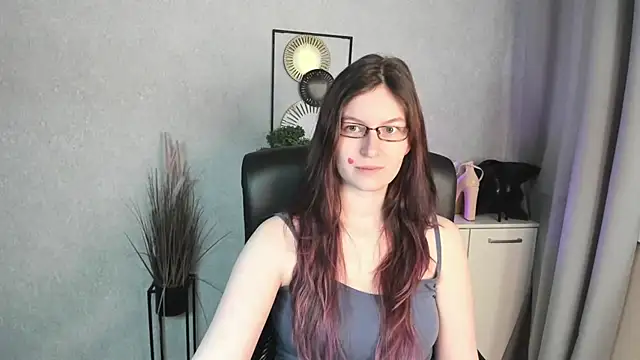 emmaxDelight online show from May 6, 5:22 am