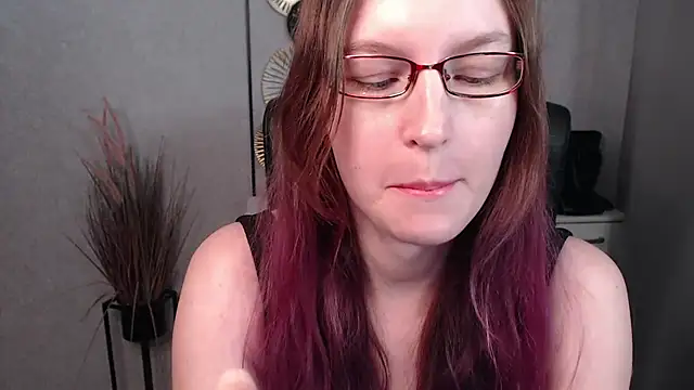 emmaxDelight online show from February 27, 10:33 am