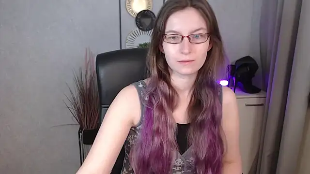 emmaxDelight online show from September 23, 5:25 am