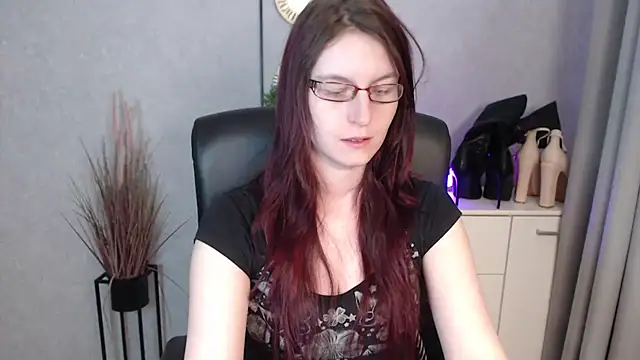 emmaxDelight online show from January 12, 6:31 am