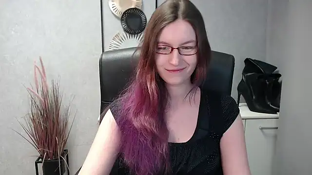 Snapshot of emmaxDelight chatting on February 18, 6:37 am emmaxDelight online show from February 18, 6:37 am