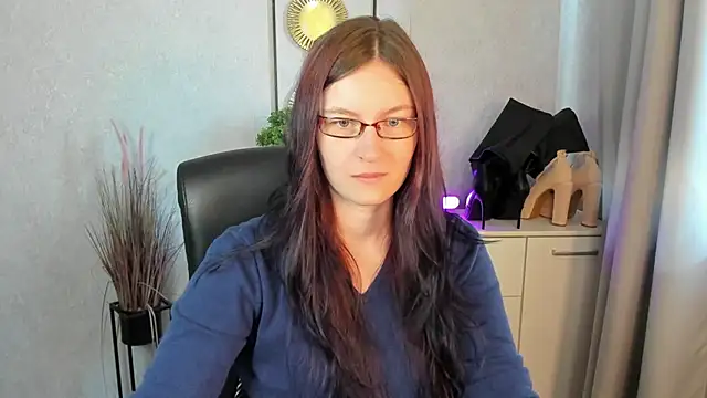 Snapshot of emmaxDelight chatting on July 14, 5:23 am emmaxDelight online show from July 14, 5:23 am