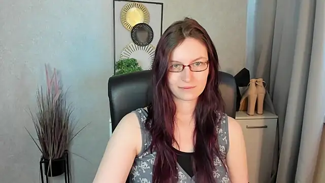 emmaxDelight online show from May 28, 5:26 am