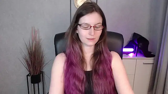 emmaxDelight online show from December 22, 6:24 am