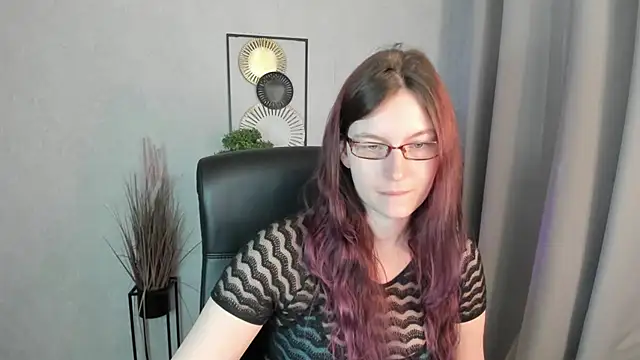 emmaxDelight online show from April 2, 5:36 am