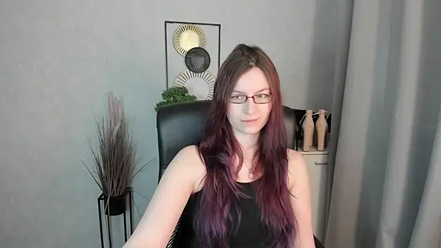 emmaxDelight online show from March 24, 6:24 am