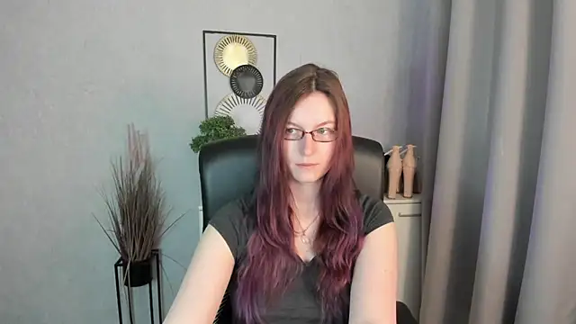 emmaxDelight online show from March 30, 5:31 am