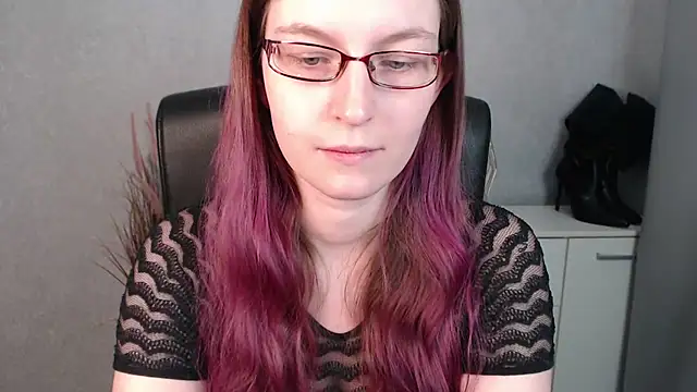 emmaxDelight online show from February 13, 9:51 am