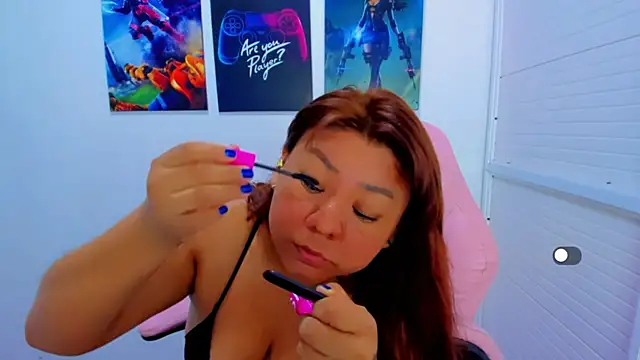 Snapshot of victoria_love89 chatting on July 7, 2:14 am victoria love89 online show from July 7, 2:14 am